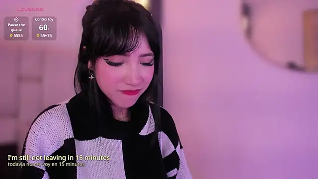 Snapshot of emma_woods_ chatting on 13, 12, 2024 emma woods online show from 13, 12, 2024