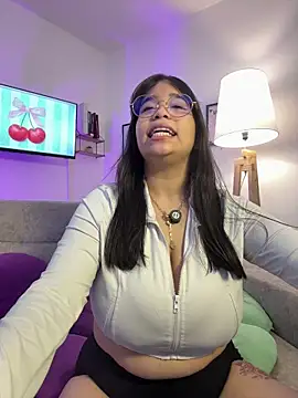 Snapshot of tati_reyess chatting on 23, 4, 2026 tati reyess online show from 23, 4, 2026