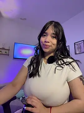 Snapshot of tati_reyess chatting on 26, 4, 2026 tati reyess online show from 26, 4, 2026