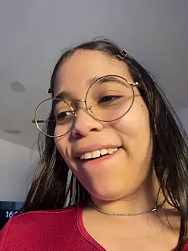 Snapshot of tati_reyess chatting on 6, 5, 2026 tati reyess online show from 6, 5, 2026