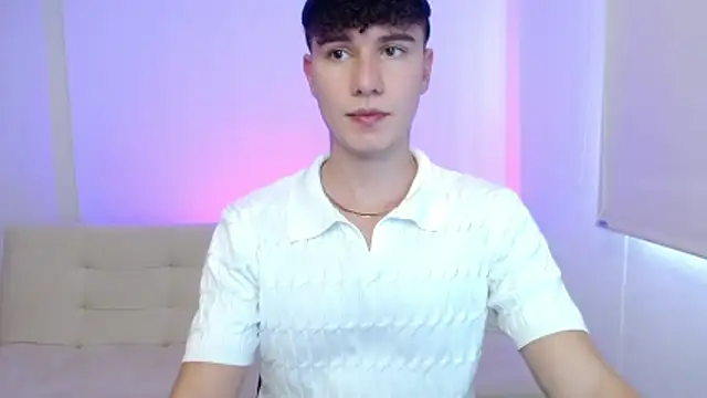 Snapshot of adrian_morelly chatting on 9, 4, 2026 adrian morelly online show from 9, 4, 2026