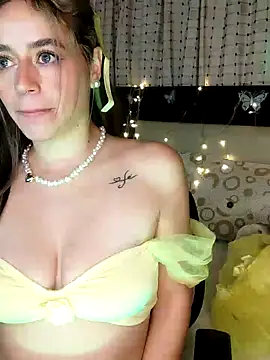 Snapshot of Natalia_Suarez chatting on 4, 1, 2025 Natalia Suarez online show from 4, 1, 2025