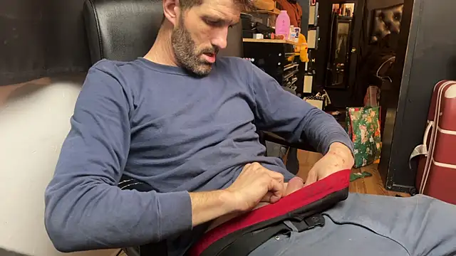 Snapshot of leanjamesdean chatting on 21, 12, 2025 leanjamesdean online show from 21, 12, 2025