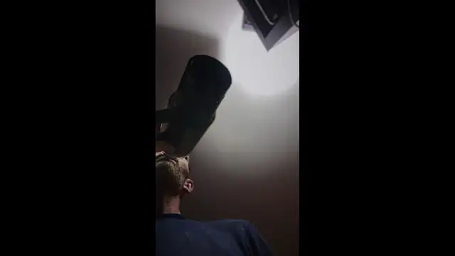 Snapshot of leanjamesdean chatting on 22, 12, 2025 leanjamesdean online show from 22, 12, 2025