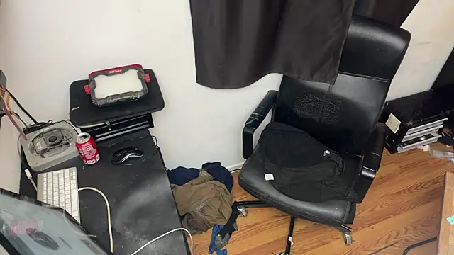 Snapshot of leanjamesdean chatting on 21, 6, 2026 leanjamesdean online show from 21, 6, 2026