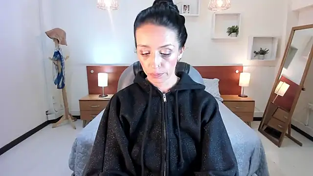 Kristen Garner online show from 24, 1, 2025