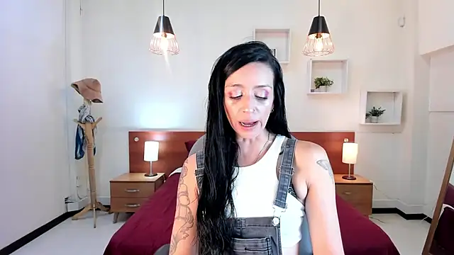 Kristen Garner online show from 13, 2, 2025