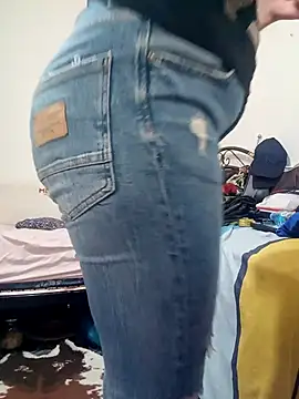 Snapshot of lolo890 chatting on 24, 10, 2025 lolo890 online show from 24, 10, 2025