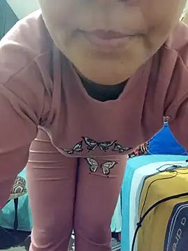 Snapshot of lolo890 chatting on 8, 11, 2025 lolo890 online show from 8, 11, 2025