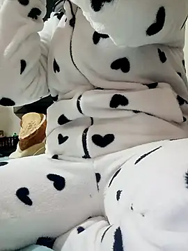 Snapshot of lolo890 chatting on 4, 12, 2025 lolo890 online show from 4, 12, 2025