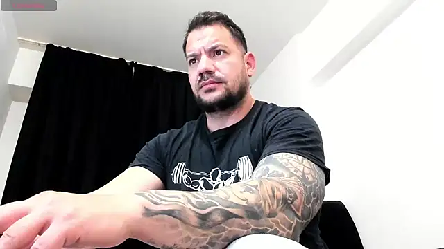 musclemonster31 online show from 4, 12, 2025