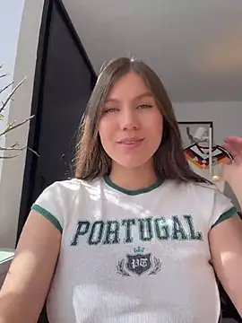 AmelieLaurent  online show from 23, 6, 2026