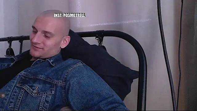 Snapshot of ETHAN_MOORE chatting on 13, 4, 2026 ETHAN MOORE online show from 13, 4, 2026