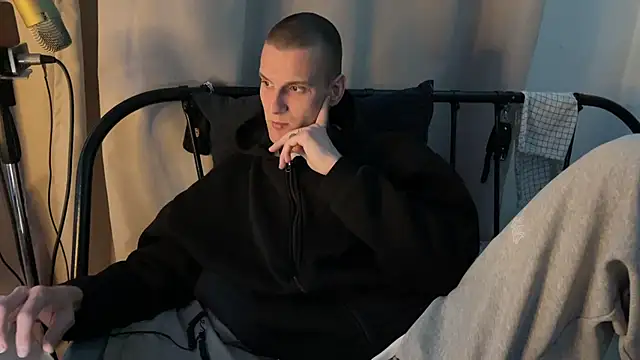 Snapshot of ETHAN_MOORE chatting on 25, 4, 2026 ETHAN MOORE online show from 25, 4, 2026