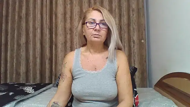 Snapshot of PussyEvely chatting on 7, 11, 2025 PussyEvely online show from 7, 11, 2025