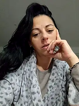 bruneta sexy23 online show from 7, 1, 2026