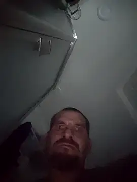 Naughtynewbee online show from 17, 12, 2025