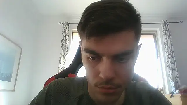 Snapshot of Omarnede chatting on 13, 11, 2025 Omarnede online show from 13, 11, 2025