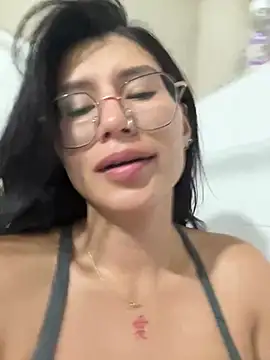 emily villamil online show from 28, 2, 2026