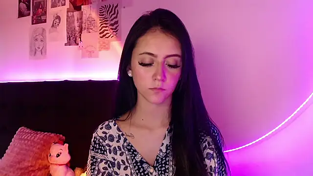 Snapshot of Coralinnee_ chatting on 1, 3, 2025 Coralinnee  online show from 1, 3, 2025