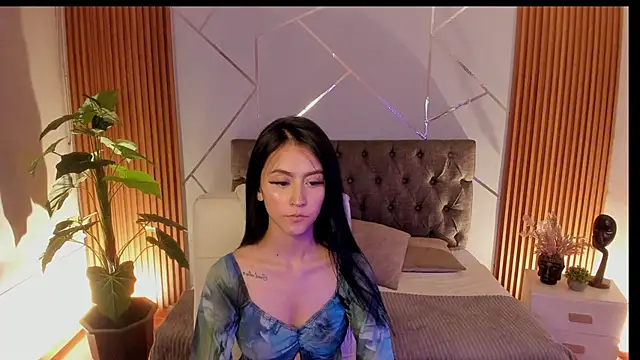 Snapshot of Coralinnee_ chatting on 10, 9, 2025 Coralinnee  online show from 10, 9, 2025