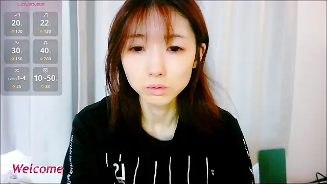 Snapshot of Love_me_Eri_ chatting on 29, 9, 2025 Love me Eri  online show from 29, 9, 2025