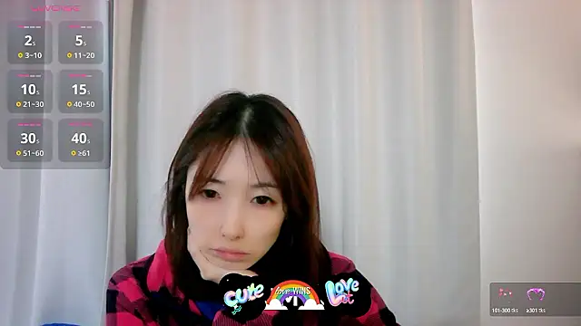 Snapshot of Love_me_Eri_ chatting on 9, 10, 2025 Love me Eri  online show from 9, 10, 2025