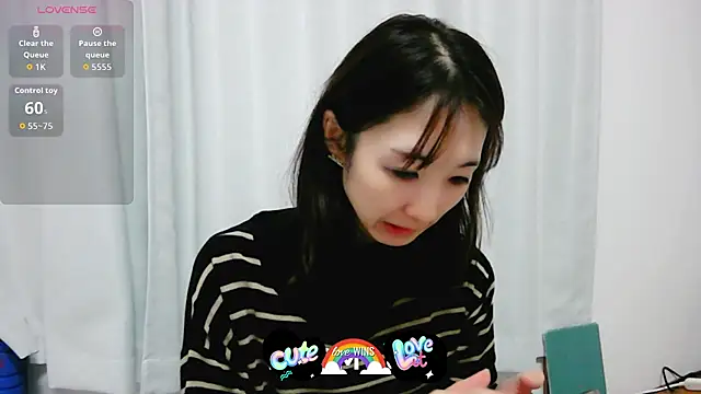 Snapshot of Love_me_Eri_ chatting on 22, 10, 2025 Love me Eri  online show from 22, 10, 2025
