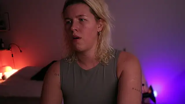 moonamii online show from 24, 2, 2025