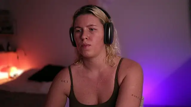 moonamii online show from 27, 2, 2025