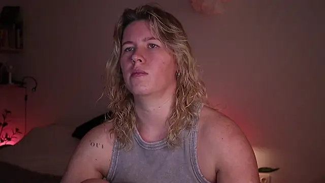 moonamii online show from 23, 10, 2025