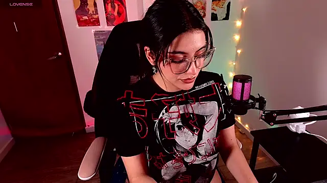 Snapshot of Ellie_Jhonson__ chatting on 10, 4, 2026 Ellie Jhonson online show from 10, 4, 2026