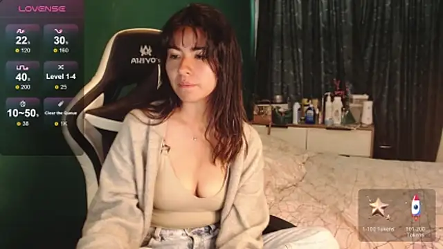 Snapshot of alice_middlee chatting on 5, 12, 2025 alice middlee online show from 5, 12, 2025