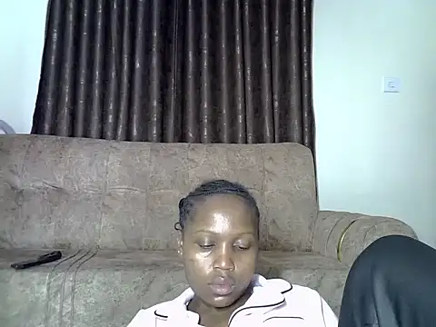 Snapshot of AurelAda chatting on 17, 12, 2025 AurelAda online show from 17, 12, 2025