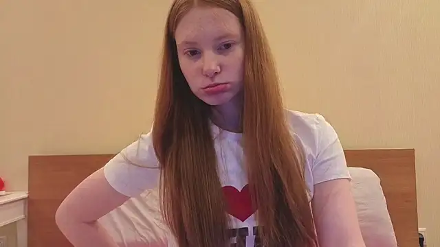 Snapshot of FiaMoor chatting on 7, 4, 2026 FiaMoor online show from 7, 4, 2026