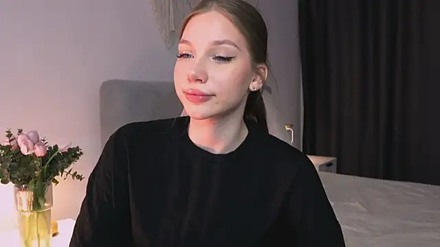 Snapshot of MiaKeler chatting on 4, 4, 2026 MiaKeler online show from 4, 4, 2026