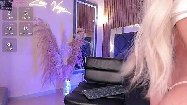 Zoevegass online show from 3, 3, 2025