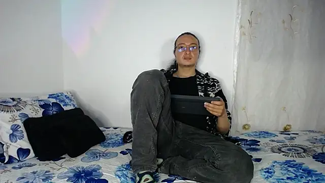 Snapshot of monkeywillwhite chatting on 6, 3, 2026 monkeywillwhite online show from 6, 3, 2026