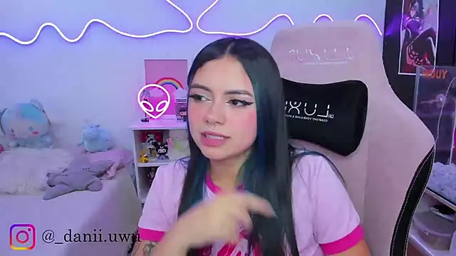 CuteDani  online show from 10, 11, 2025