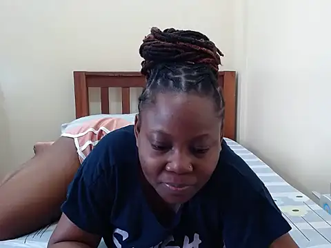 Snapshot of traper_1 chatting on 18, 10, 2025 traper 1 online show from 18, 10, 2025