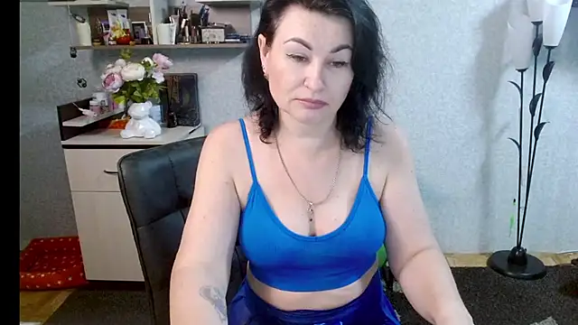 Snapshot of BeatriksS chatting on 15, 2, 2025 BeatriksS online show from 15, 2, 2025