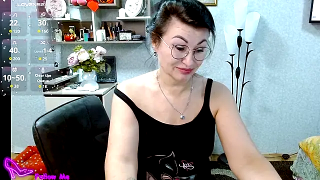 Snapshot of BeatriksS chatting on 28, 10, 2025 BeatriksS online show from 28, 10, 2025