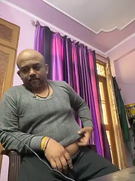 Dick 6inches online show from 28, 11, 2025