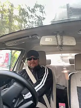 Dick 6inches online show from 27, 3, 2026