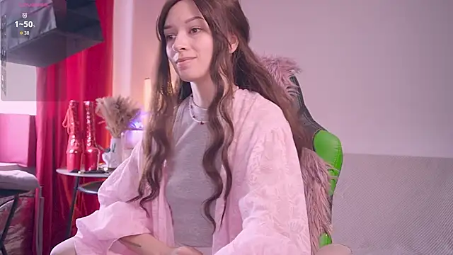 VivianLy  online show from 6, 6, 2026