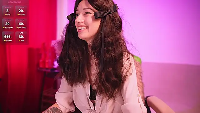 VivianLy  online show from 27, 6, 2026
