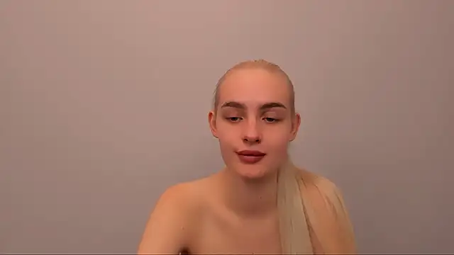 Snapshot of OliviaKisss chatting on 21, 12, 2025 OliviaKisss online show from 21, 12, 2025