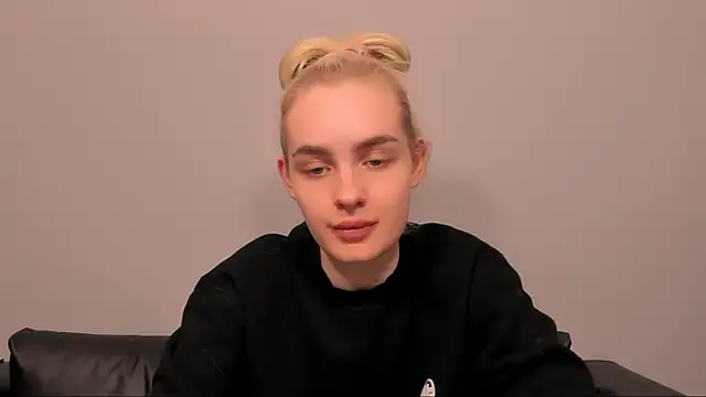 Snapshot of OliviaKisss chatting on 23, 2, 2026 OliviaKisss online show from 23, 2, 2026