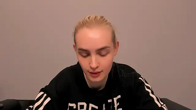 Snapshot of OliviaKisss chatting on 25, 2, 2026 OliviaKisss online show from 25, 2, 2026