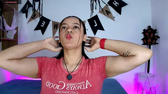 Snapshot of VICTORIABLACK_@xh chatting on 13, 10, 2025 VICTORIABLACK xh online show from 13, 10, 2025